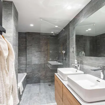 Lägenhet Joli Duplex 8 Pers, Skis Aux Pieds, Parking Couvert, Village - Fr-1-631-108